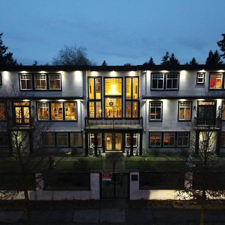 Hotel Empire Palace Surrey Exterior foto