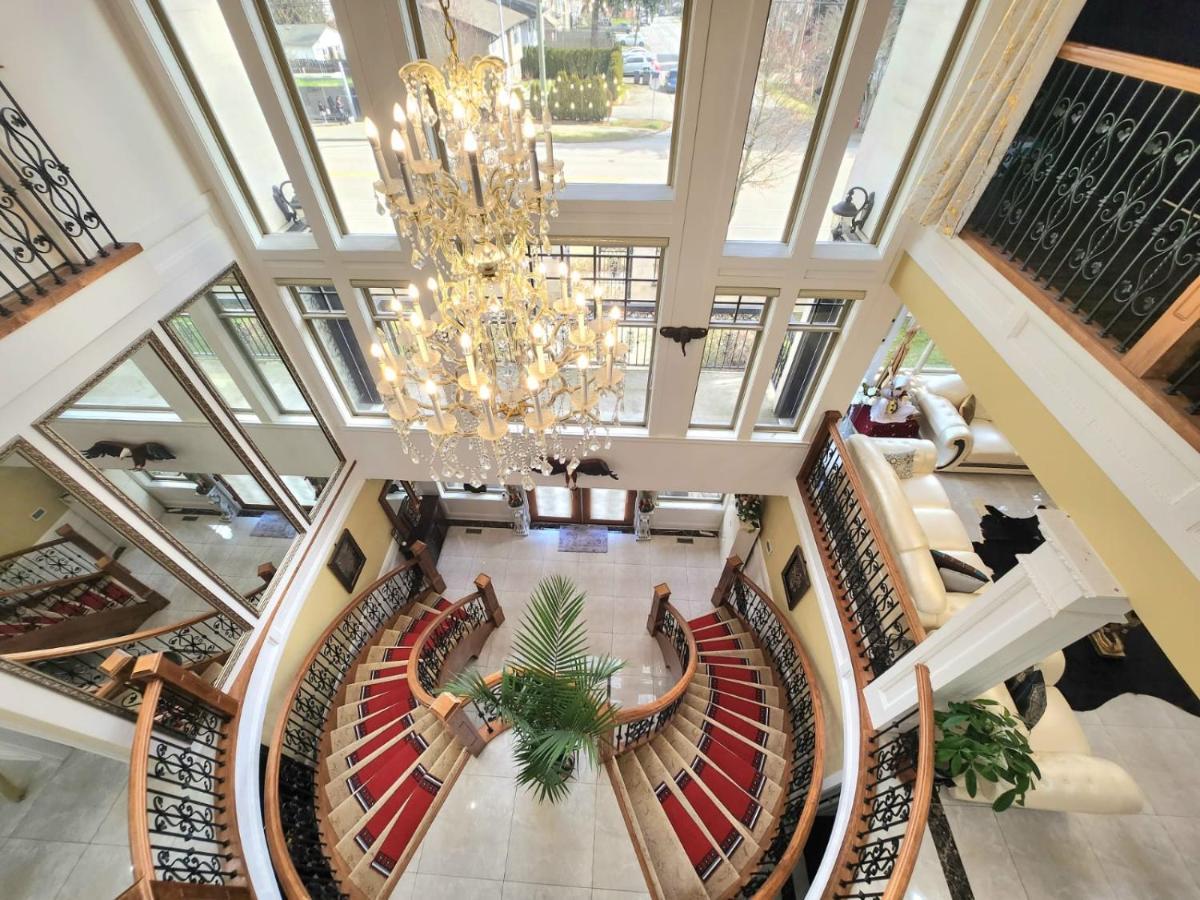 Hotel Empire Palace Surrey Exterior foto
